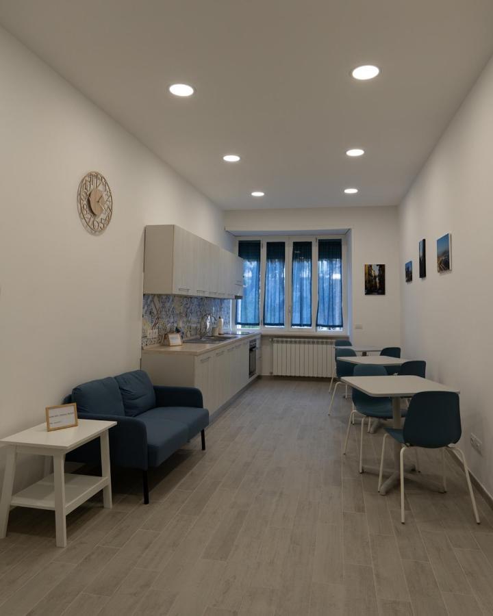 Dimora Cavour Hotel Napels Buitenkant foto