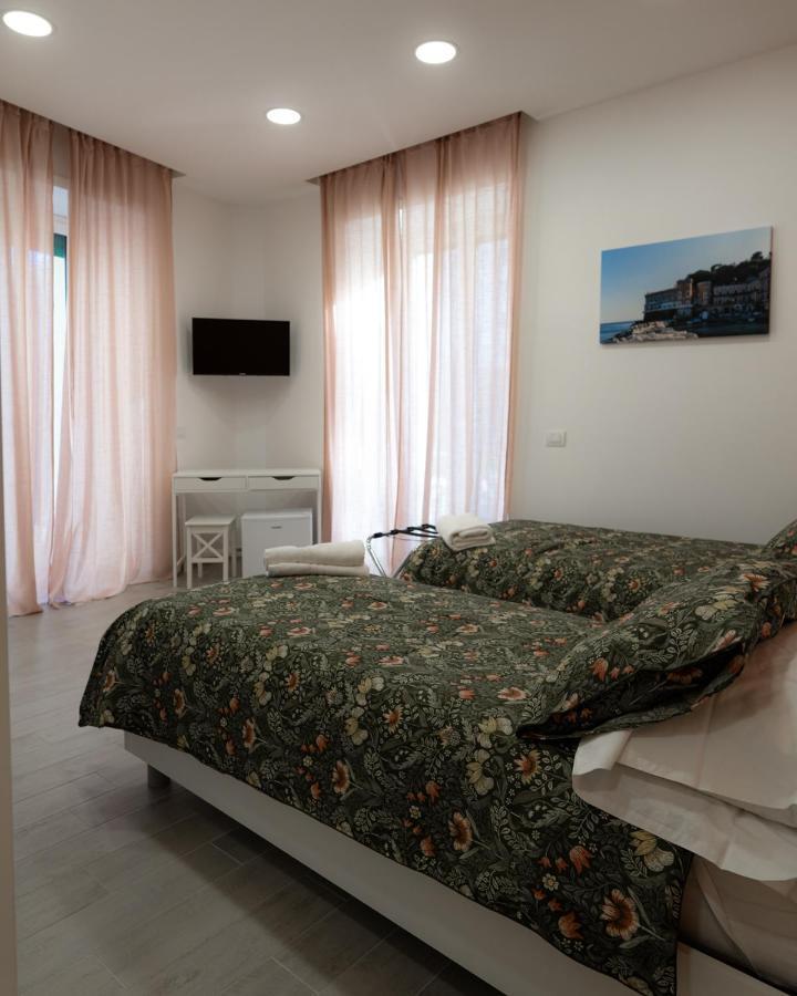Dimora Cavour Hotel Napels Buitenkant foto