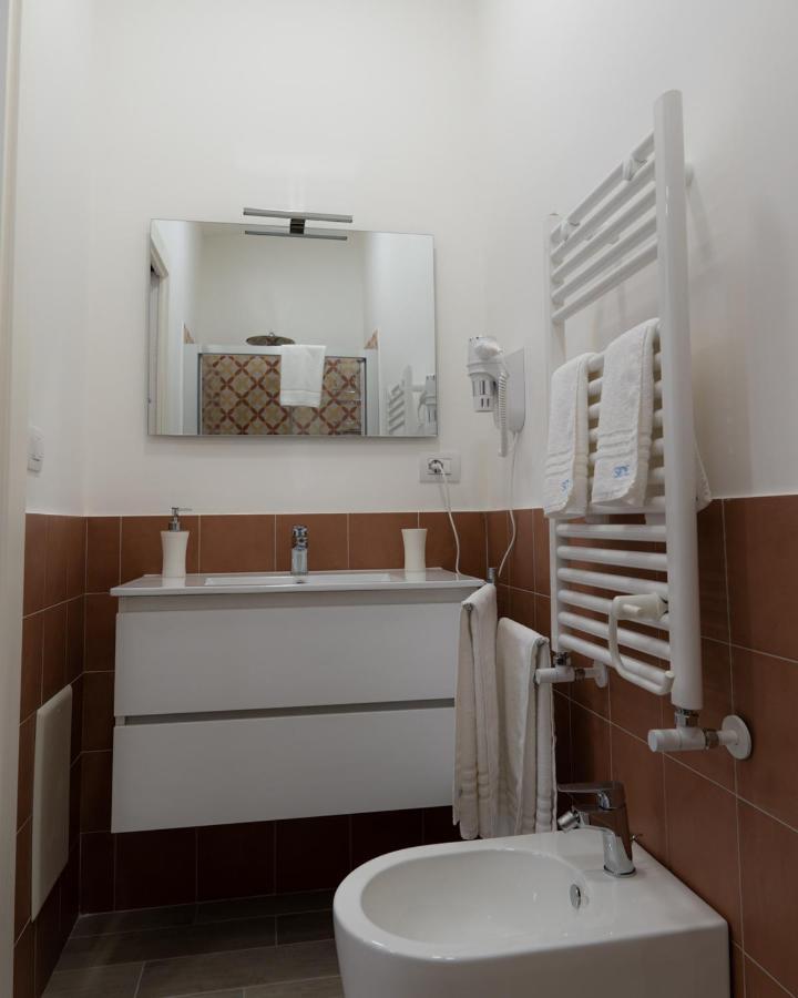 Dimora Cavour Hotel Napels Buitenkant foto
