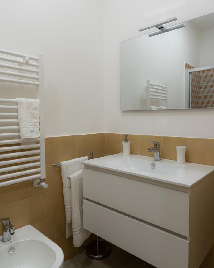Dimora Cavour Hotel Napels Buitenkant foto